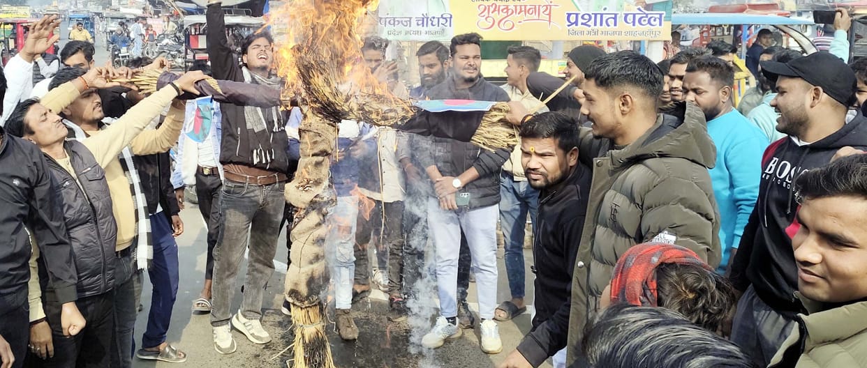 An effigy of the head of Bangladesh's interim government was burned in Khutar-Puwayan.