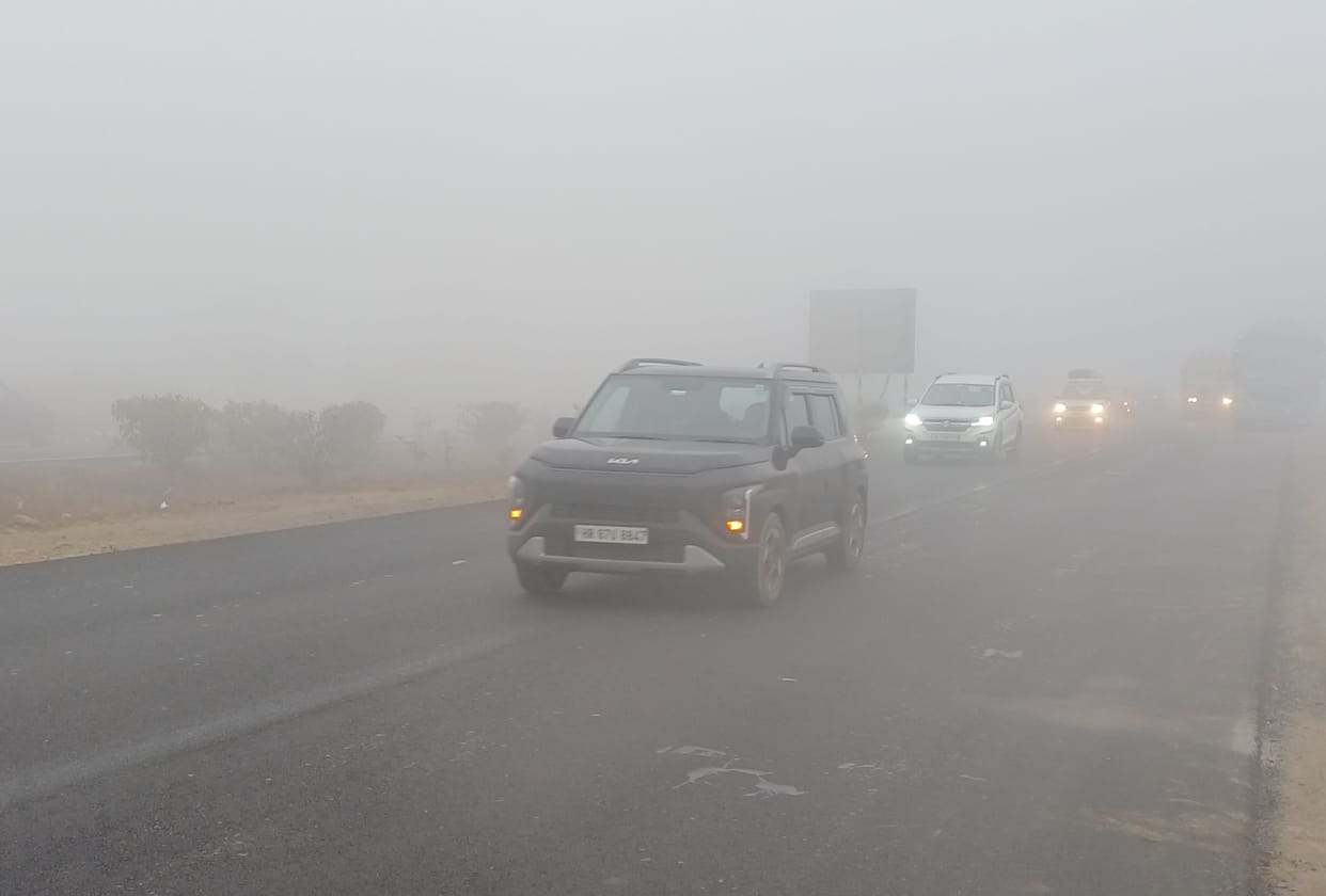 Air pollution rises again, AQI reaches 313, fog prevails