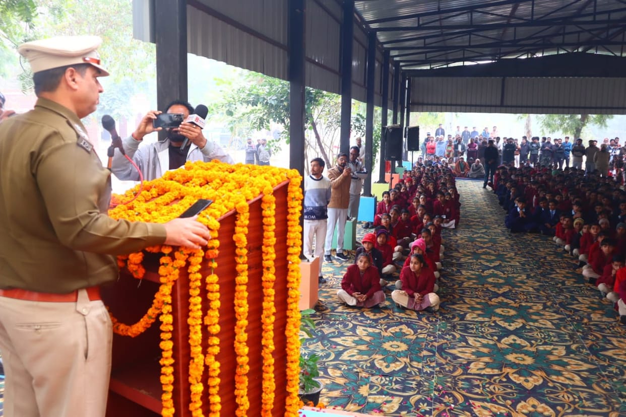 It is everyone's responsibility to save the youth from the quagmire of drugs: SP