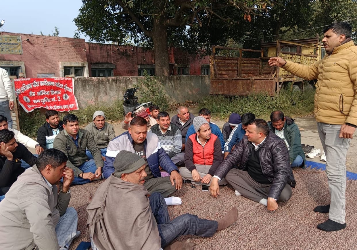 Electricity workers held a symbolic hunger strike to protest.