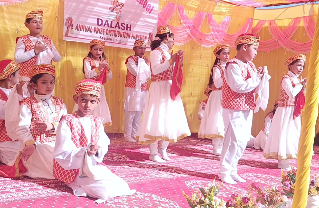 Annual function celebrated with great pomp in Aryavart Public School, Dalash