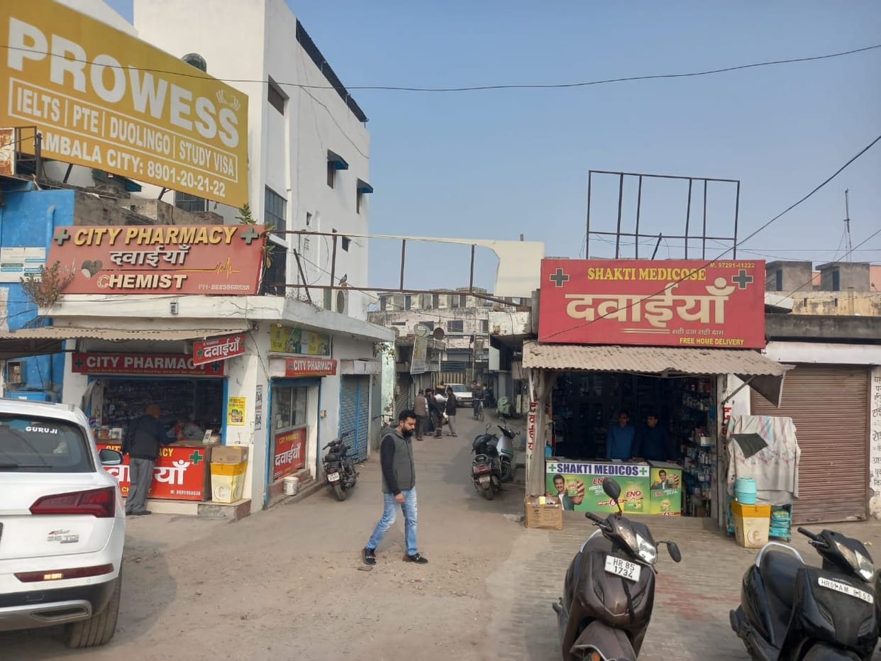 Claim of stay on shops with Maheshwar Nagar police station