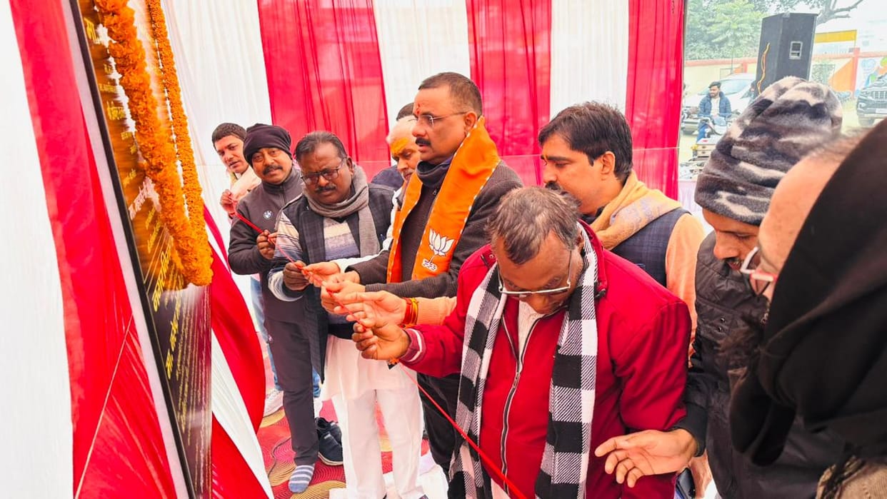 Mayor inaugurated and laid the foundation stone for 30 projects, costing Rs 7.47 crore