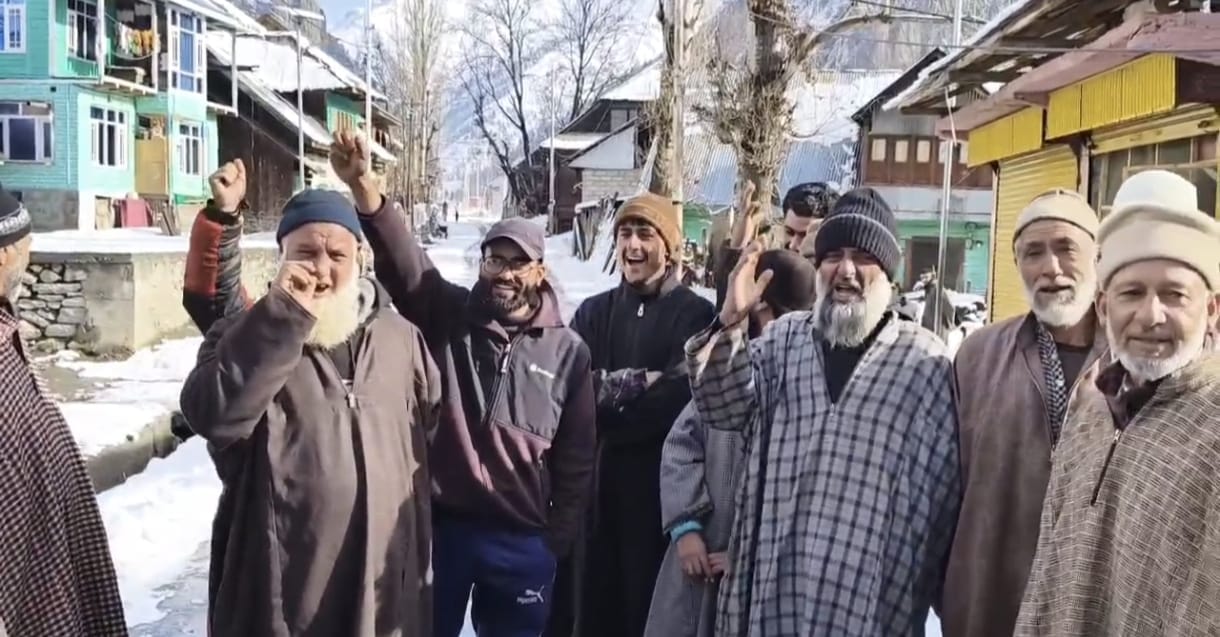 Srinagar, Gurej Ghati, Electricity off, Held Protest