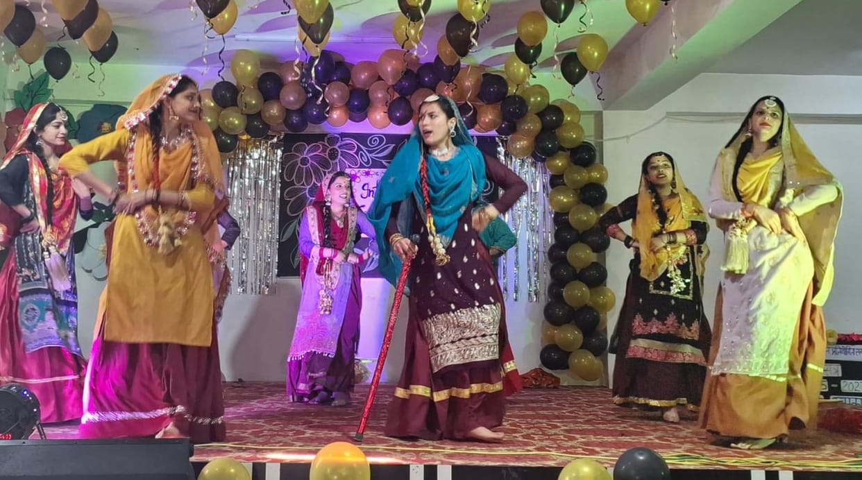 Children created a stir on the song Shiva Mere Sanja Ri Bella...