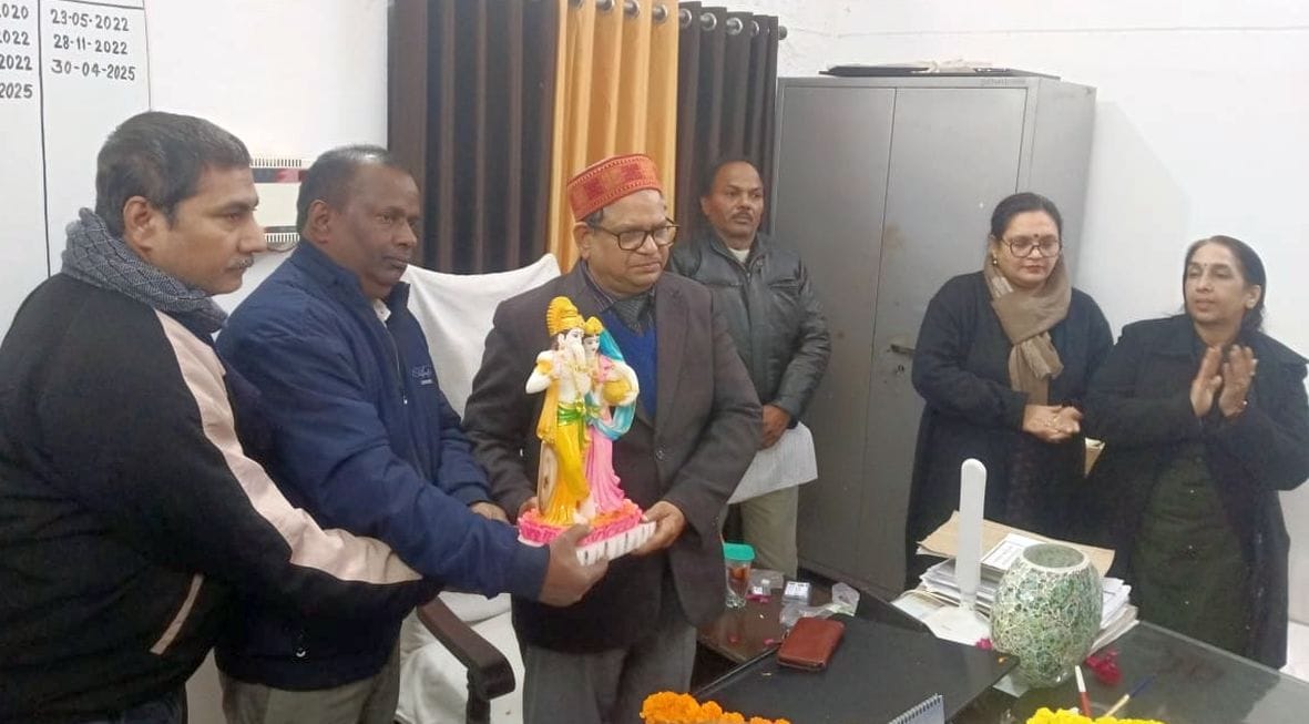 Family Court Chief Justice Hiralal Yadav was given farewell