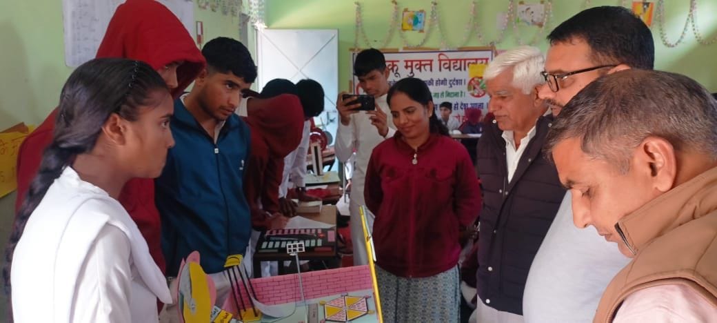 16 models displayed in science exhibition. Vice Chancellor launches calendar