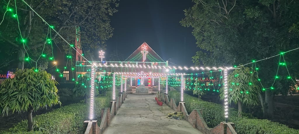 Congratulatory songs sung to welcome Lord Jesus, church decorated like a bride