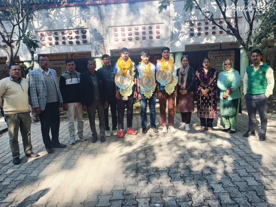 Players of Makrana Government School won gold medal for Haryana in volleyball