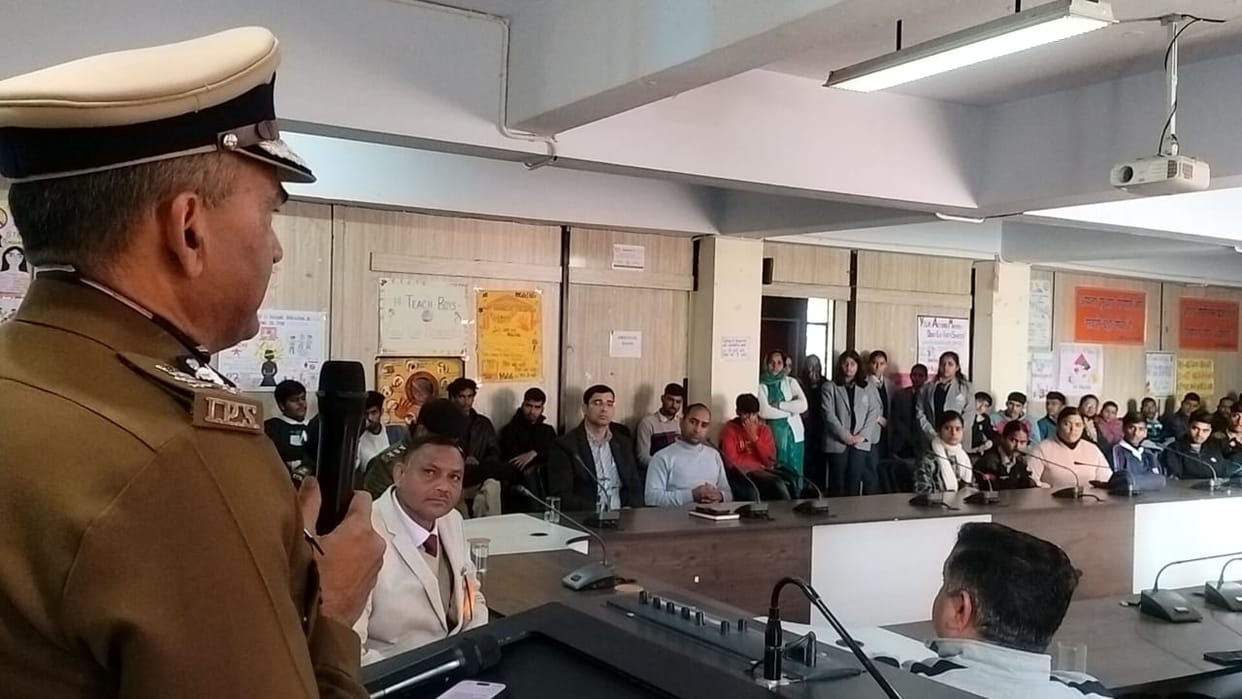 Students should take a pledge to stay away from drugs and keep good company: DGP Tiwari