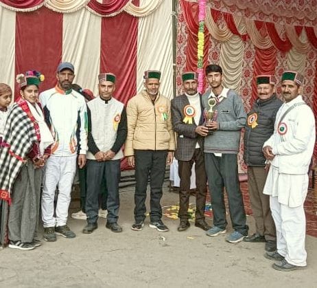 Promising students were honored at Kinnu School