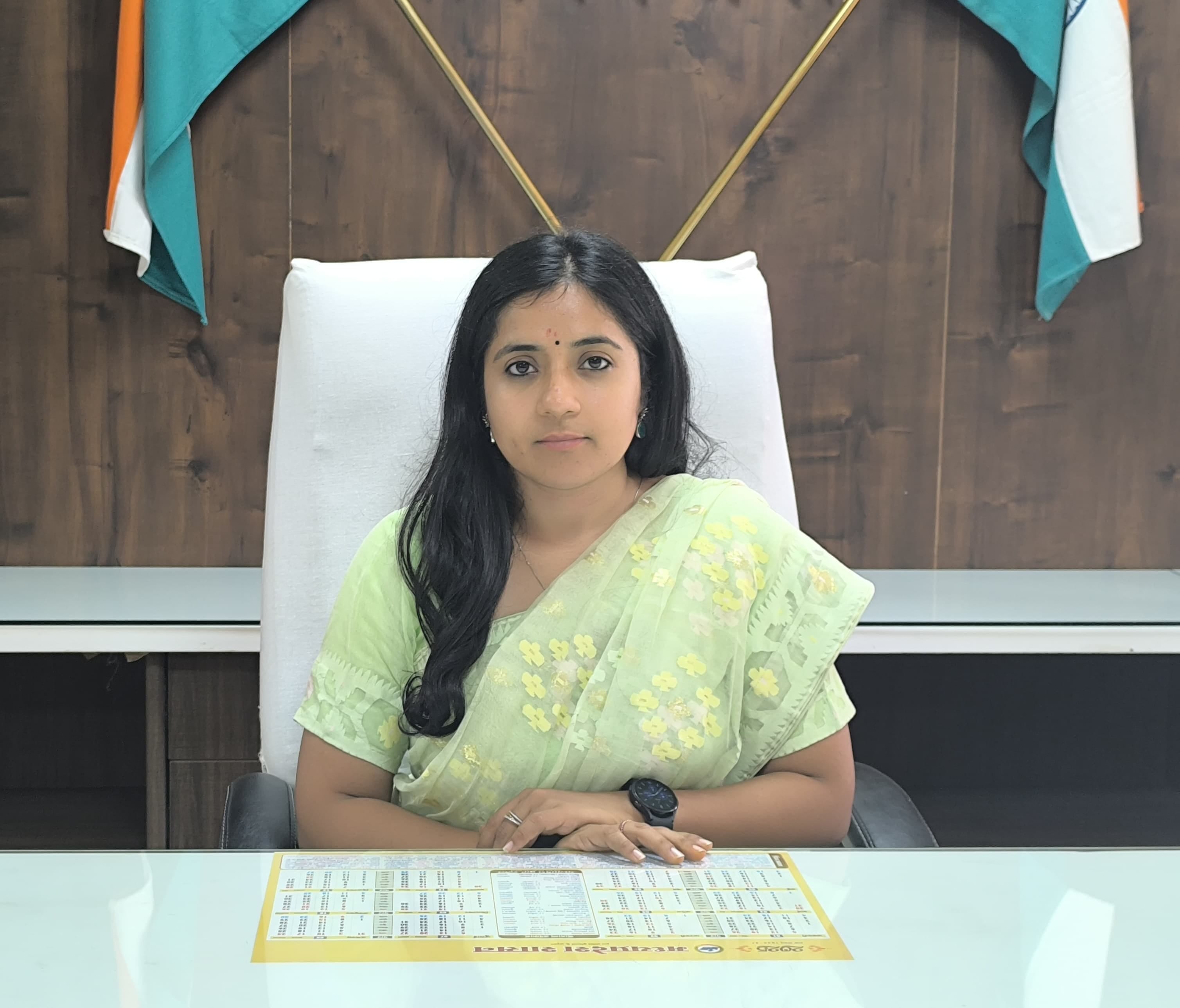 खरगोन कलेक्टर भव्या मित्तल।