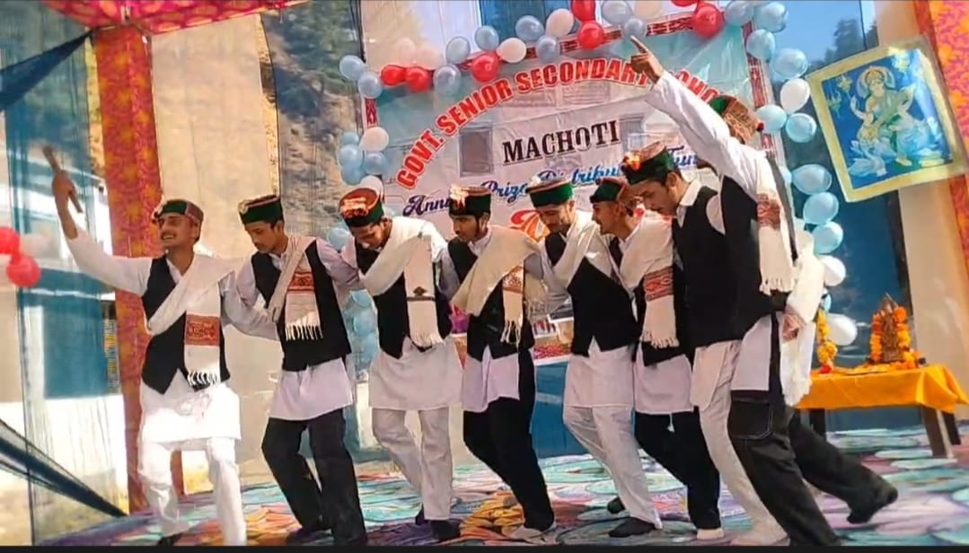Manchoti School celebrated its annual function with great pomp and show
