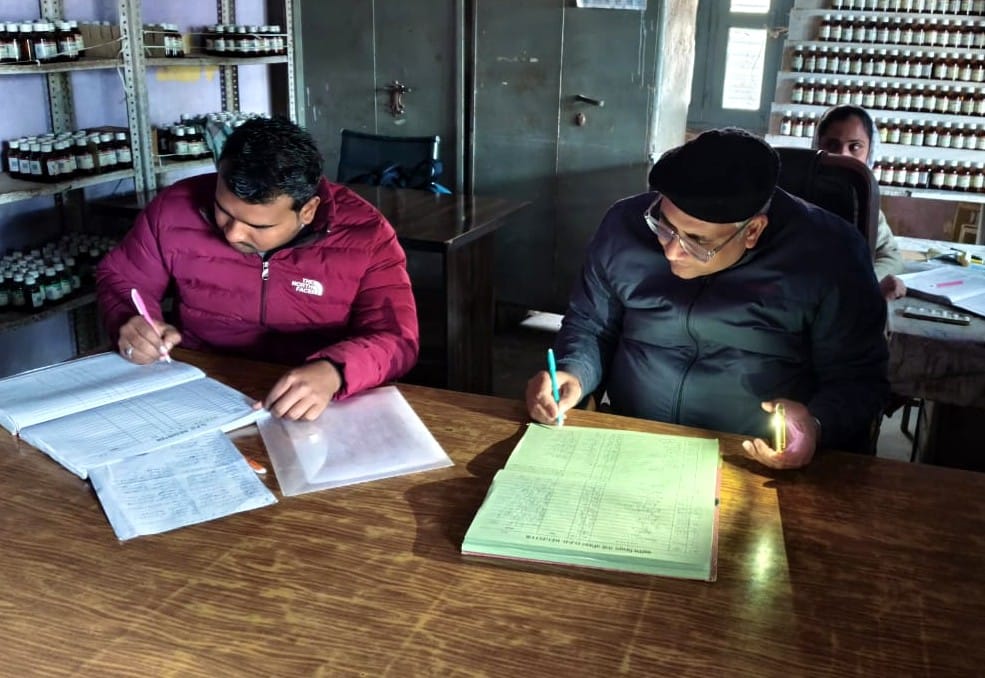 Hospitals have been without electricity for four days, and treatment is being carried out in the dark.