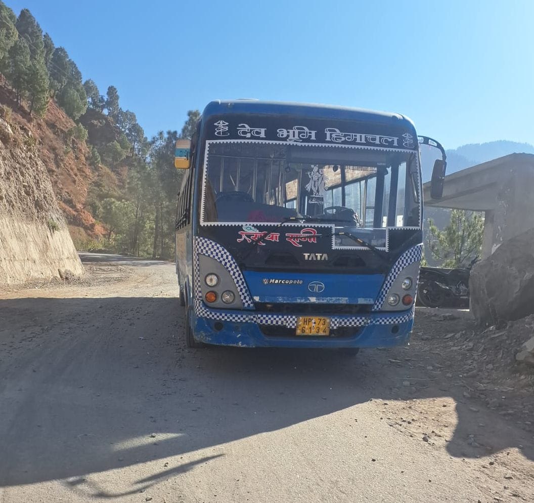 The bus leaving from Lagga to Chamba broke down near Saho.