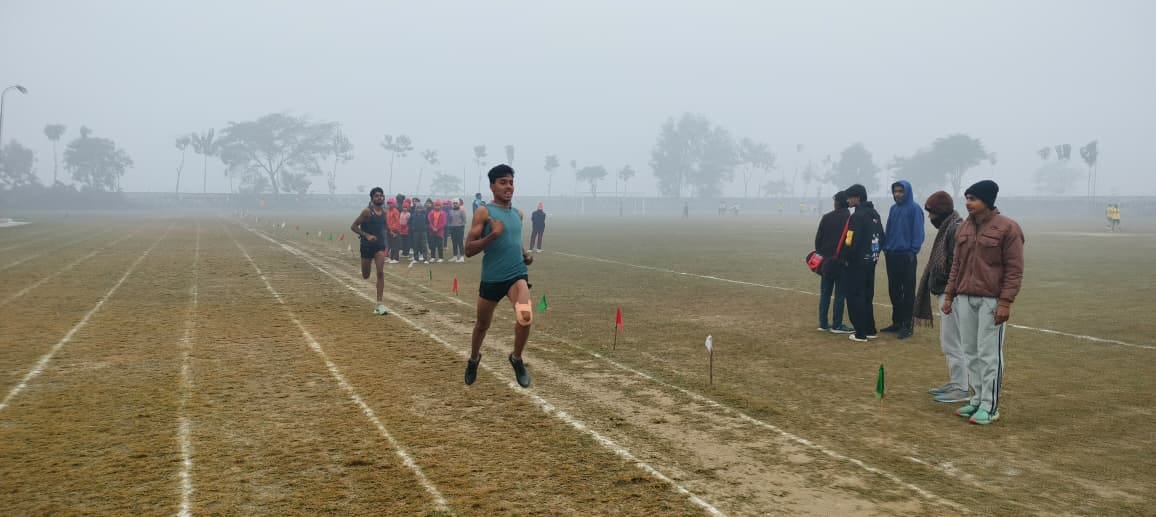 Shahina and Pravesh top in 800 meter race