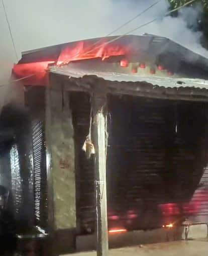 saharsa dhap bazar cloth shop fire loss dinesh mahto kosi embankment