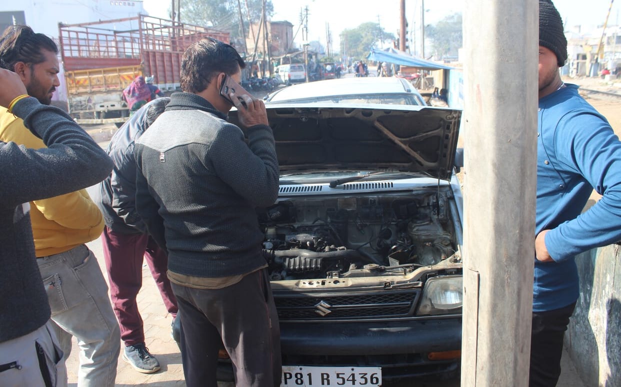 A fire broke out in the wiring of a moving car.