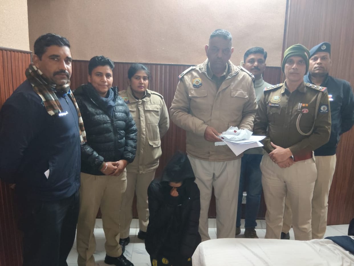 Raid at hotel in Tahliwal, Chitta seized from MBA passed woman from Dalhousie