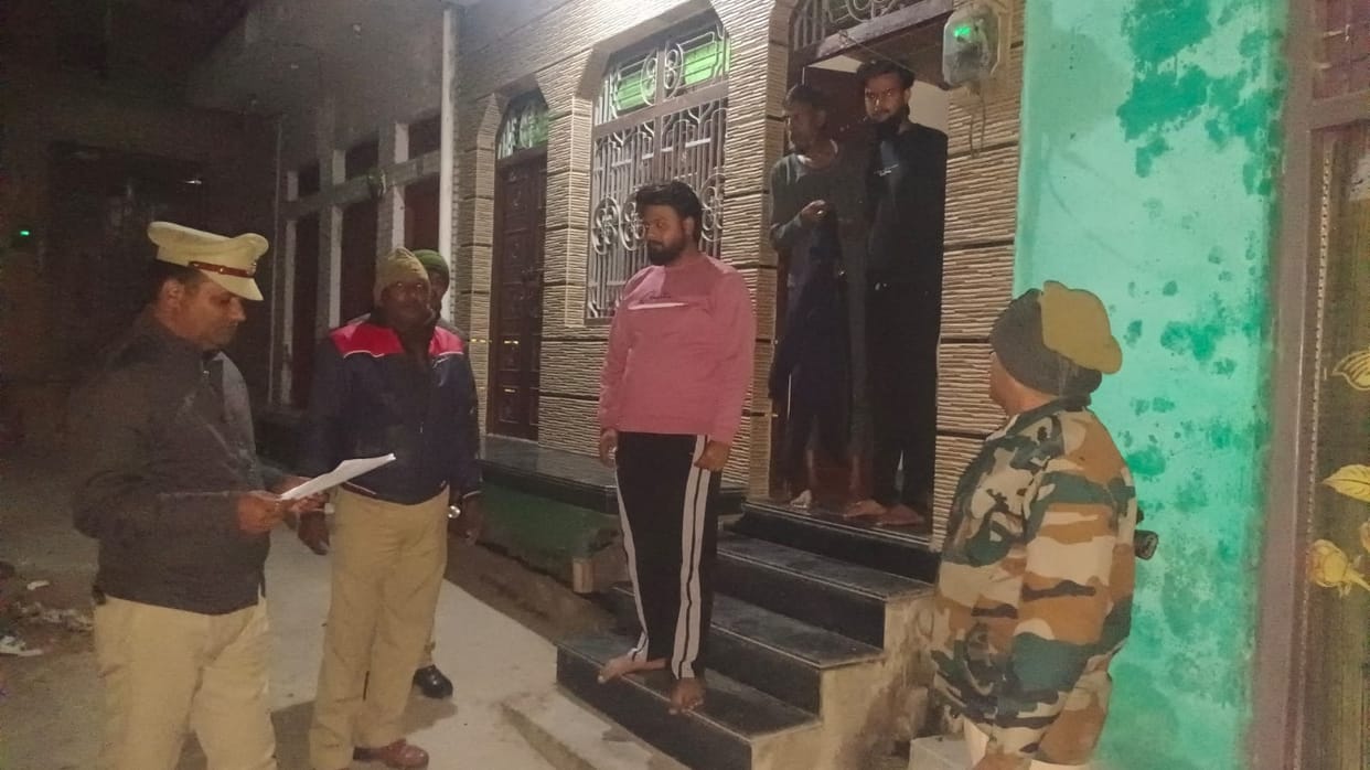 Operation Knock-Knock: 40 police teams raided the homes of 275 suspects.