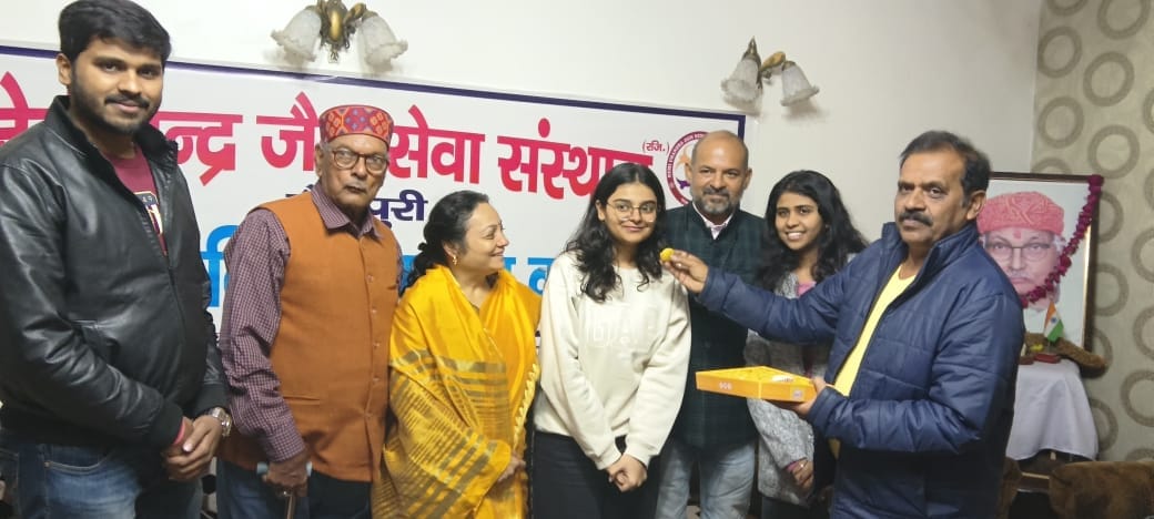 mainpuri news divya jain passed cat