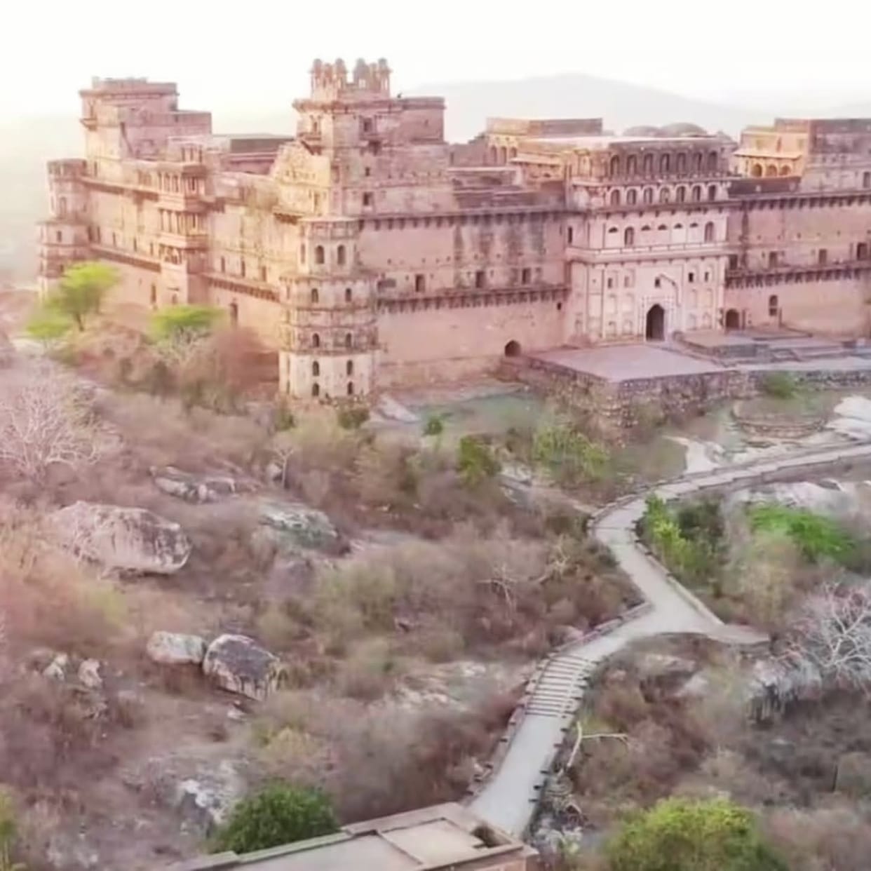 Preparations for the Garhkundar festival in Bundelkhand are in full swing.