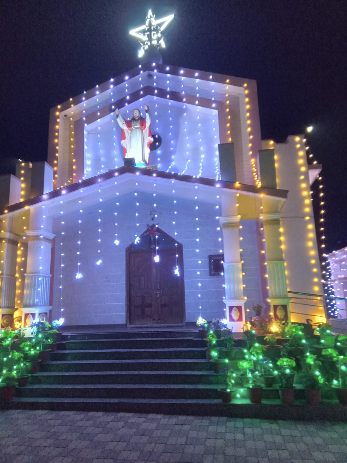 On Christmas, the joyful sound rang out... Our dear Jesus was born!