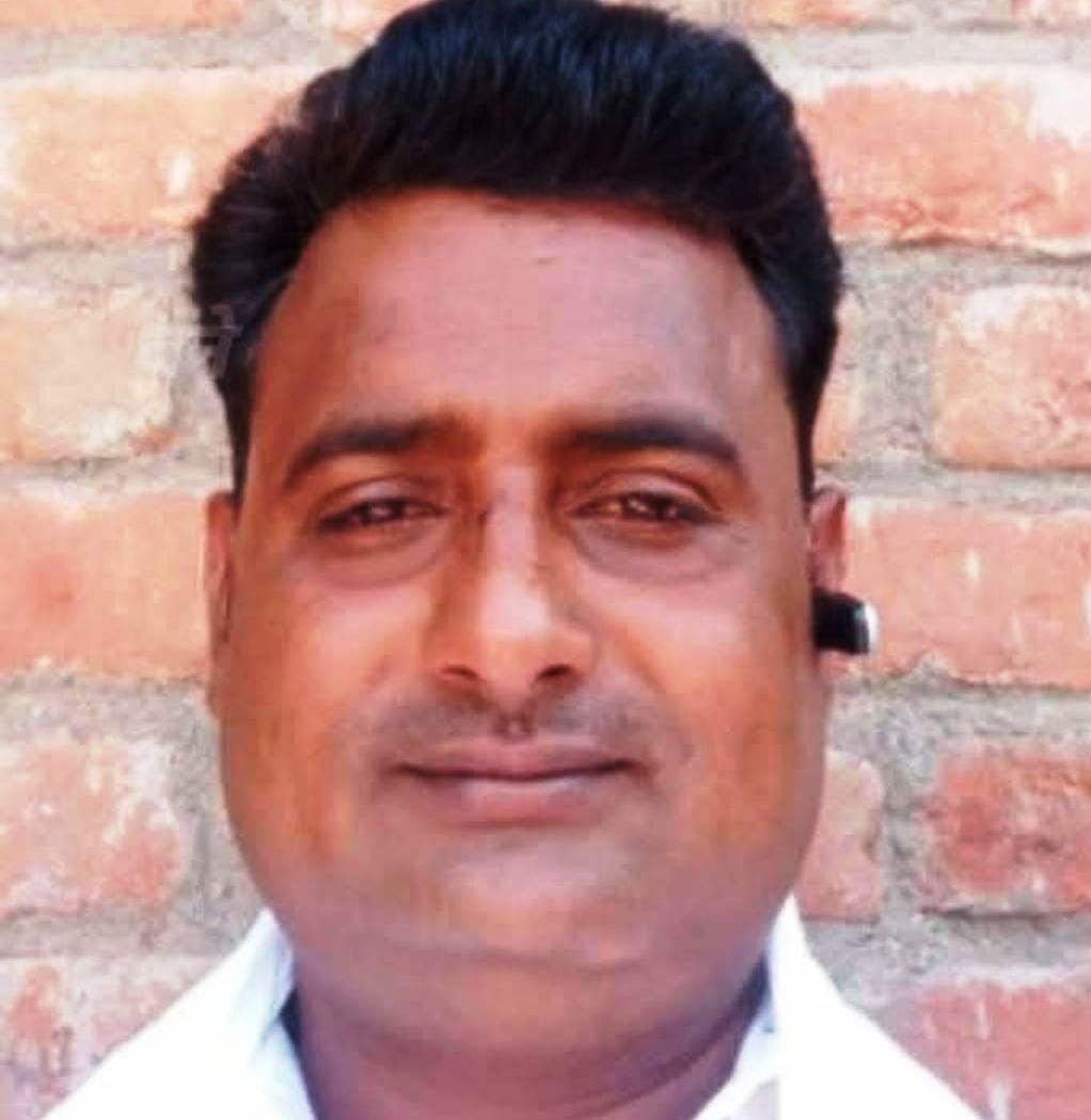 Wood contractor dies in road accident