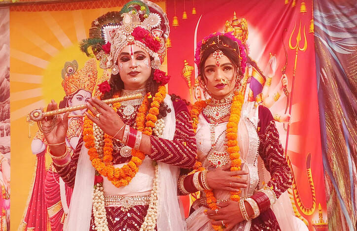Devotees became emotional after seeing the meeting of Shri Krishna and Sudama.