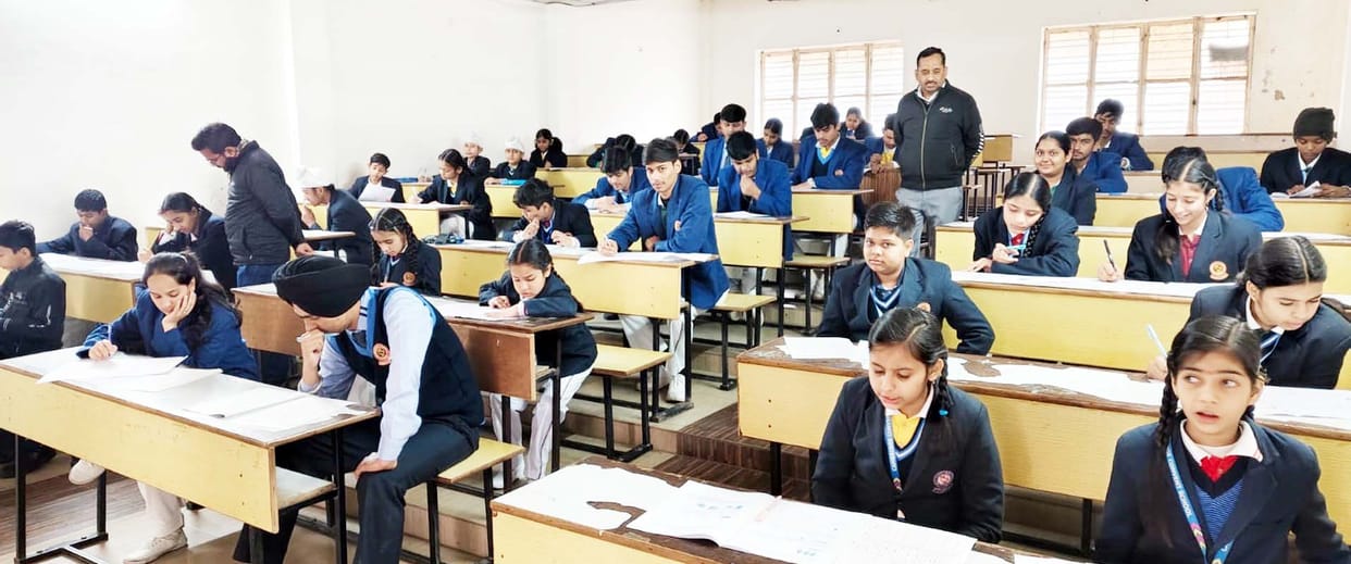 Test your preparation by participating in the Amar Ujala Olympiad.