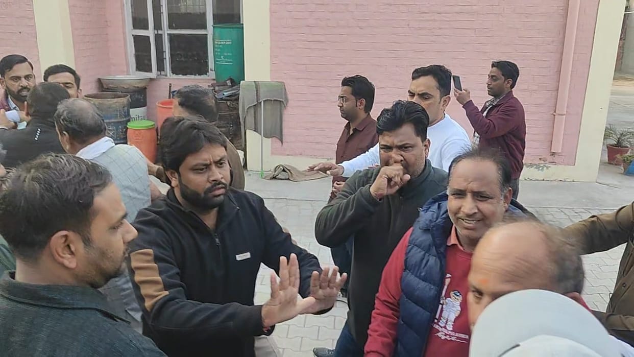 Dispute over construction between Krishna and ancient cowshed committee, people from both sides clashed at the police station