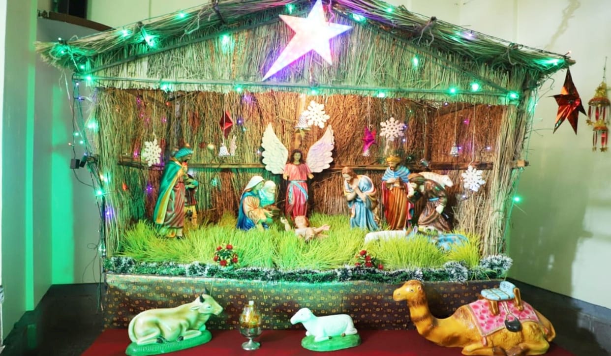 Churches resound with Merry Christmas, Lord Jesus Christ is born