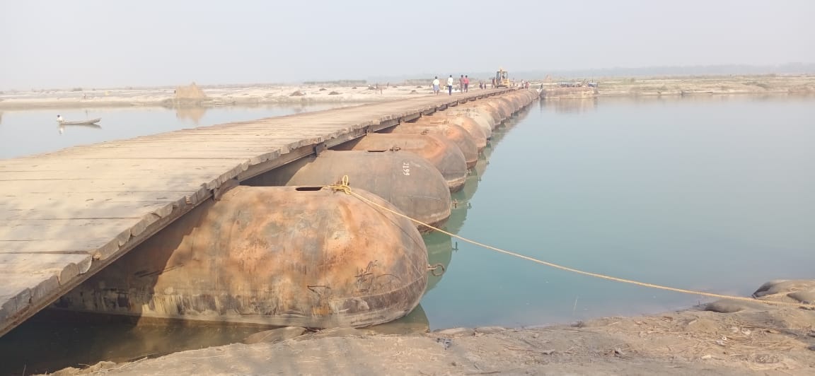 Pontoon bridge started being built at Kaudiyaala Ghat