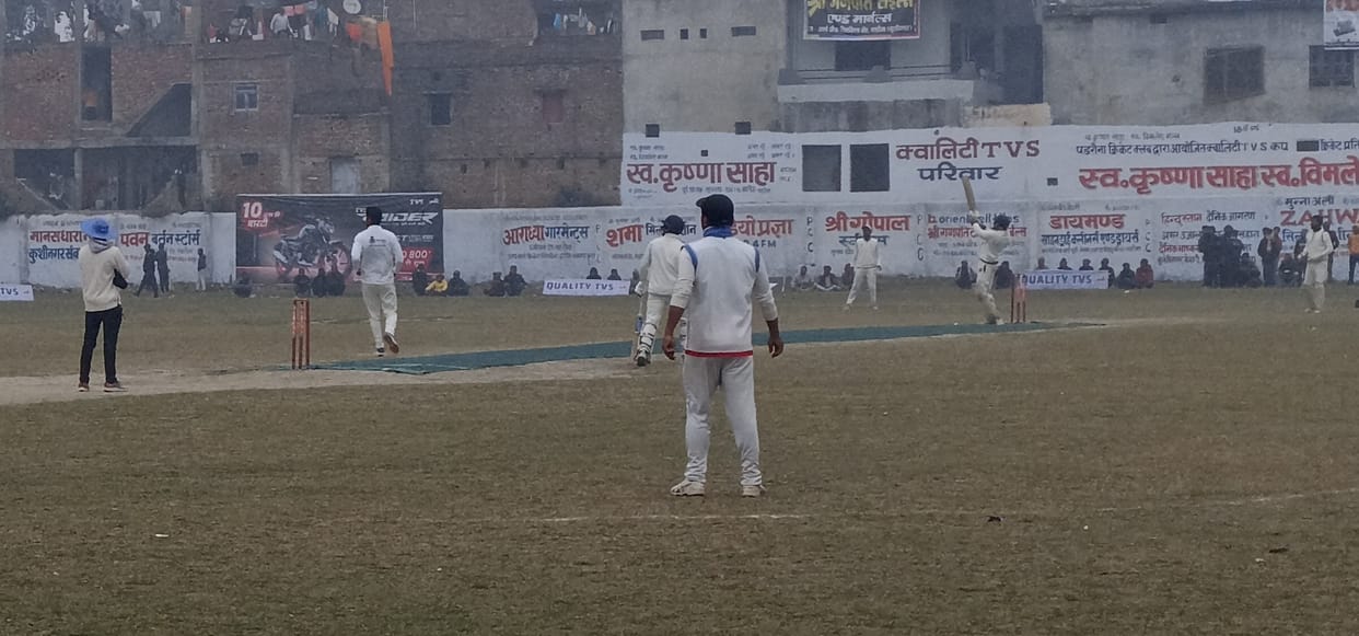 The Prayagraj team defeated Siwan to reach the semi-finals.