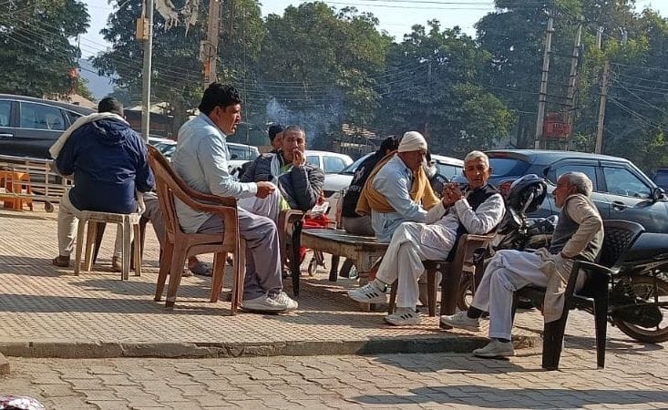The sunshine brought relief amidst the biting cold.