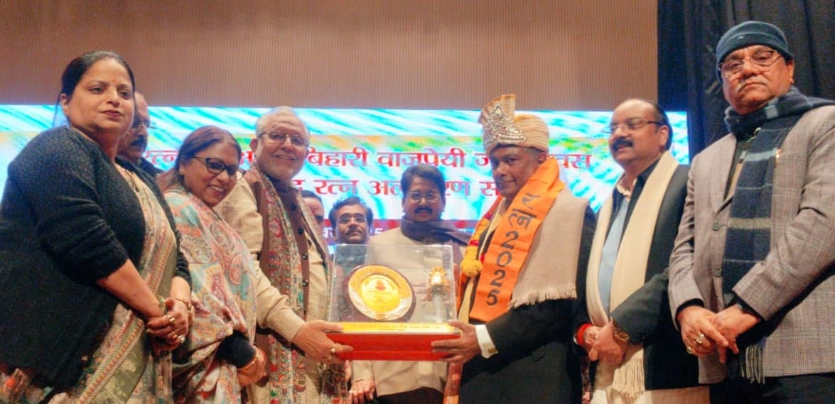 Atal Bihari Vajpayee possessed a multifaceted personality: Suresh Khanna