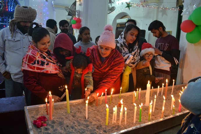 Prayers offered in church on Christmas, wishing for everyone's well-being