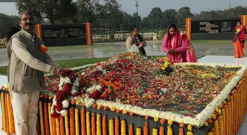 Homage was paid by laying a wreath at the Atal Smriti Sthal.