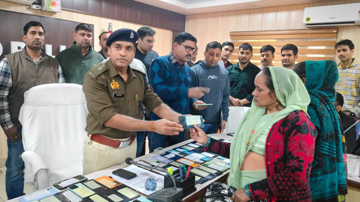 Smiles returned to the faces of 111 people, mobile phones worth Rs 18 lakh recovered