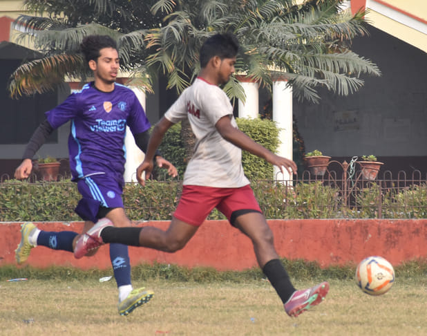 Football: Gautam Sporting and Sardarnagar registered victories.