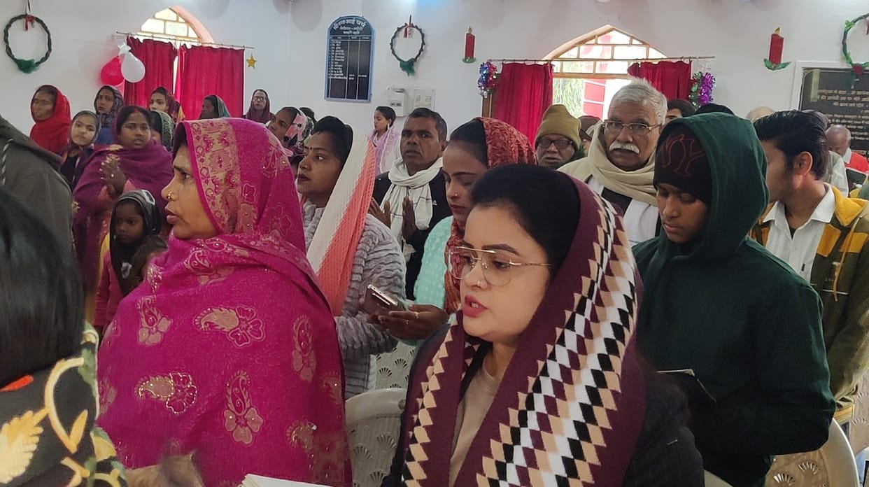 Christmas: Jingle Bells echoed in churches, Christian community offered prayers