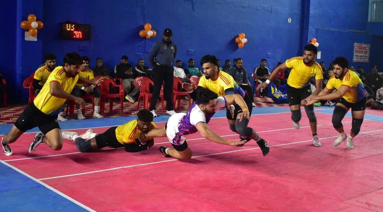 Kabaddi: NER defeated Rail Wheel Factory by a score of 35-21.