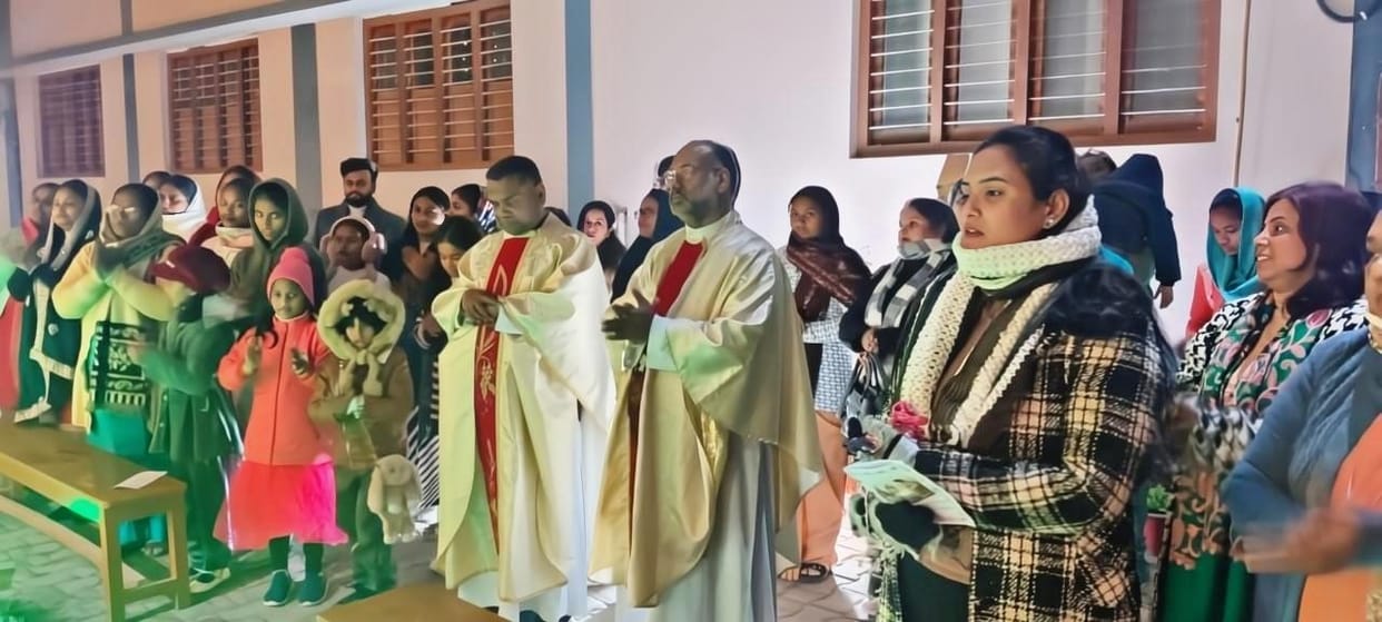 Celebrating the birth anniversary of Jesus Christ, we resolved to follow the path of righteousness.Celebrating the birth anniversary of Jesus Christ, we resolved to follow the path of righteousness.