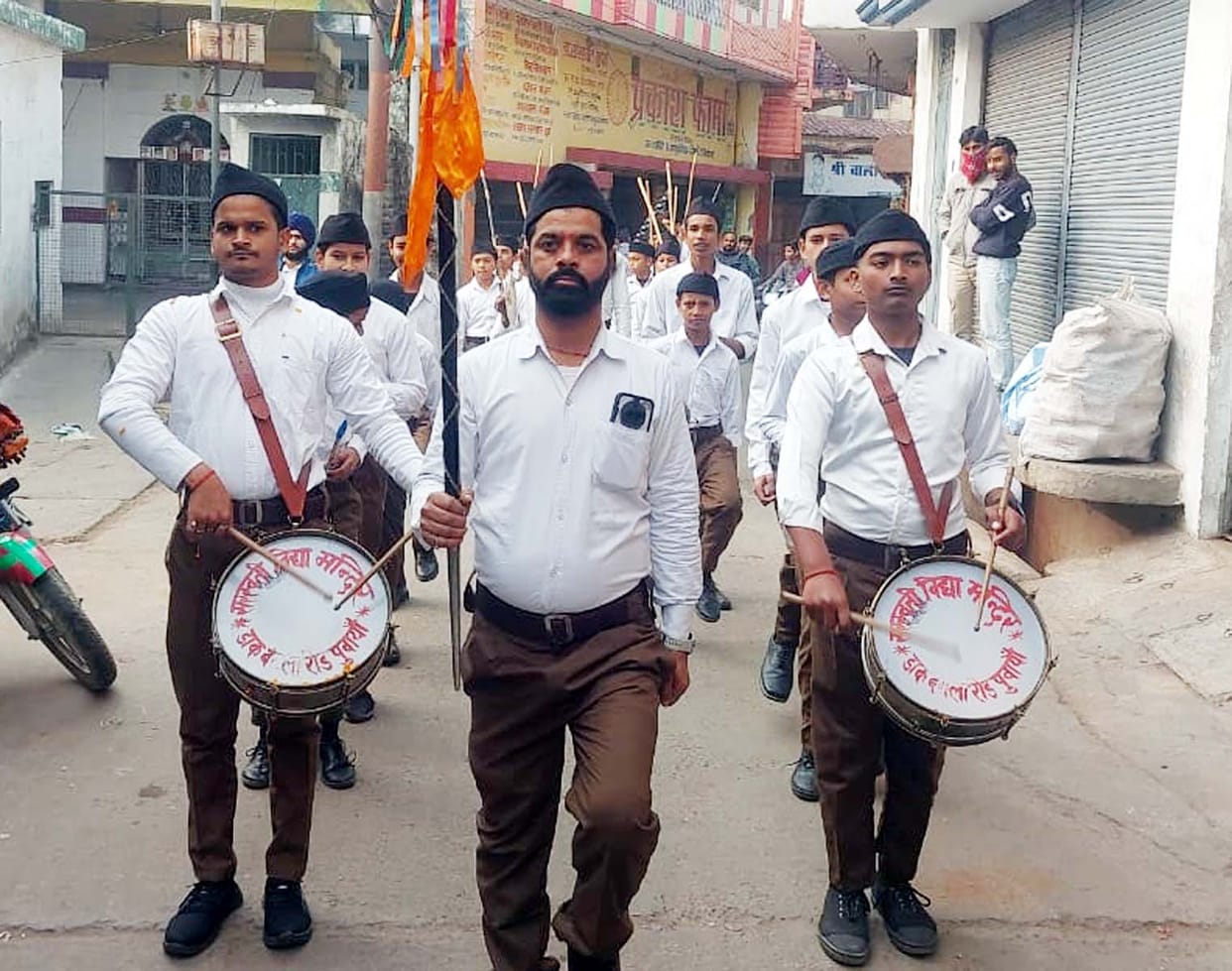 A Nagar Kirtan procession dedicated to the martyrdom of the four Sahibzadas was taken out from Gangsara.