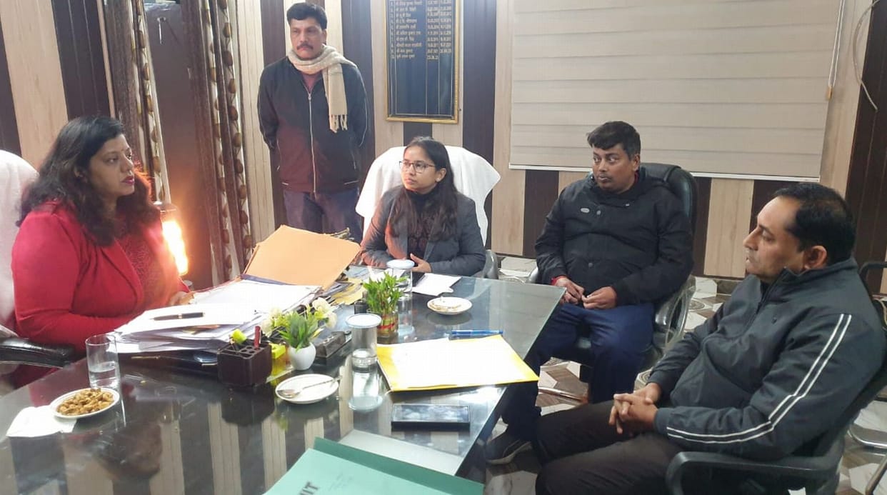 RTO Ayodhya issued instructions to take action against unfit vehicles.