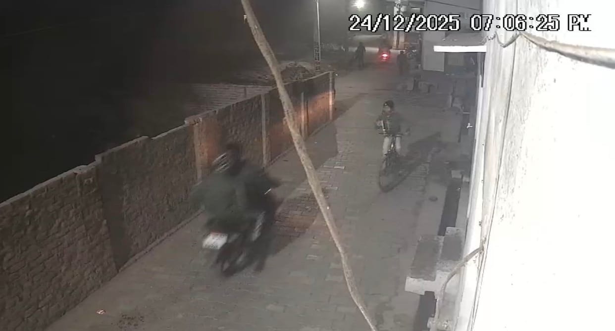 The motorcycle of an employee working at the CMO office was stolen.