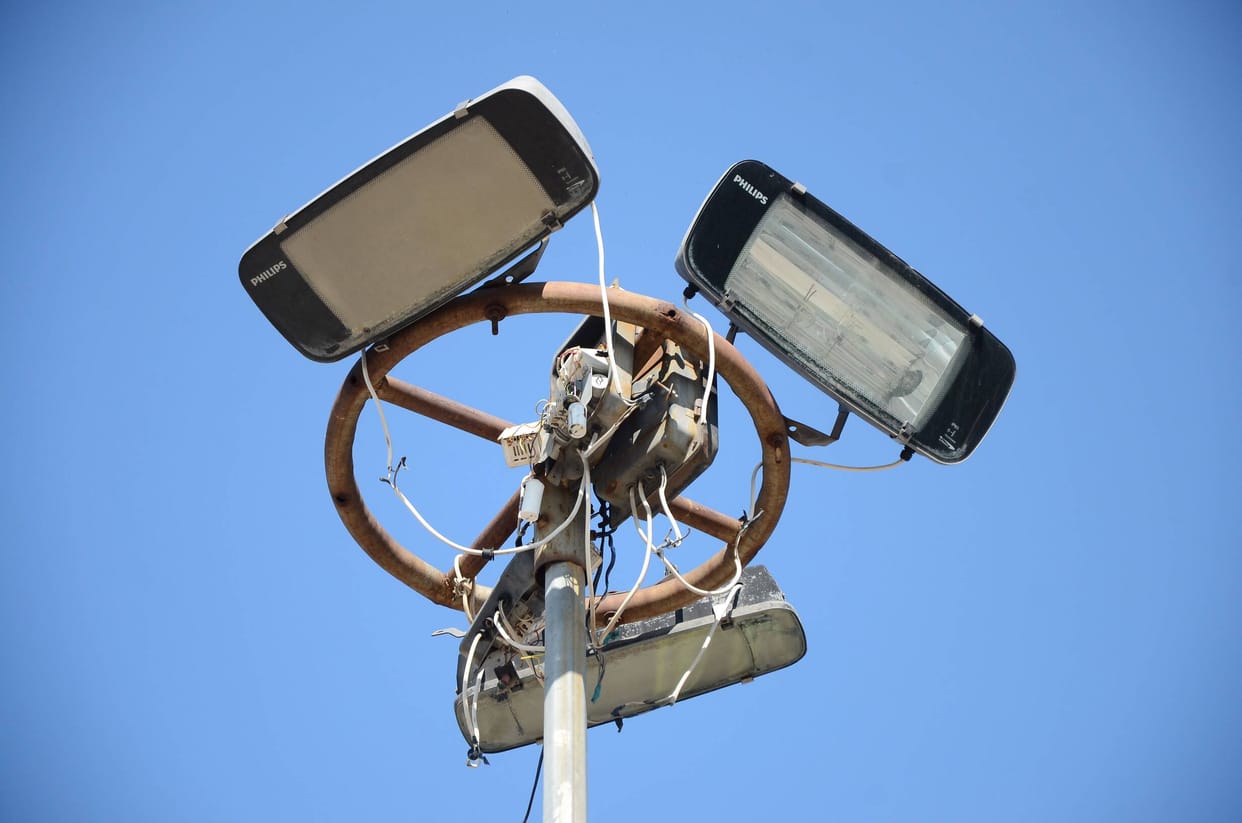 Meerut: Prime Minister and Chief Minister are about to come, more than half of the street lights are off