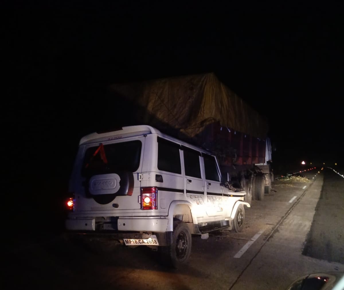 Umaria News: Private Use of Government Vehicle Turns Fatal, Driver Killed and 6 Injured in Road Accident