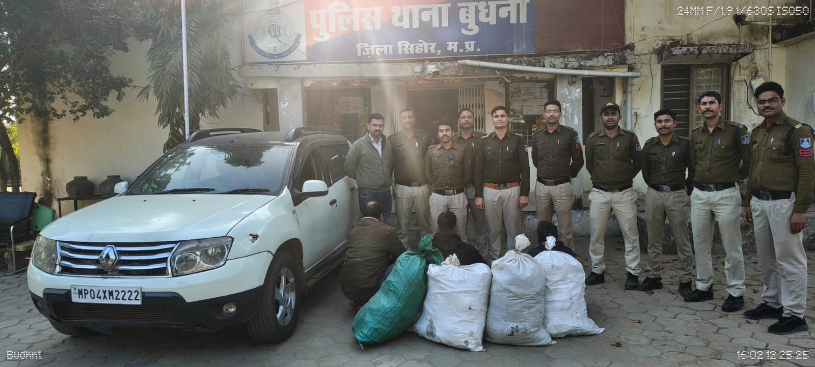 तीन जिलों में फैला था चोरी का जाल