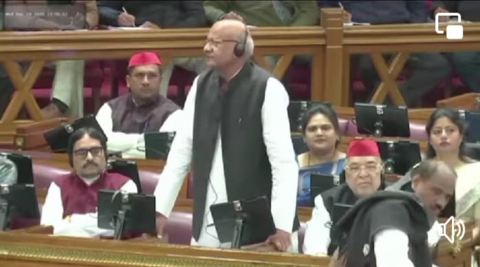 Raised the issue of stoppage of construction work on Meerut-Garh road